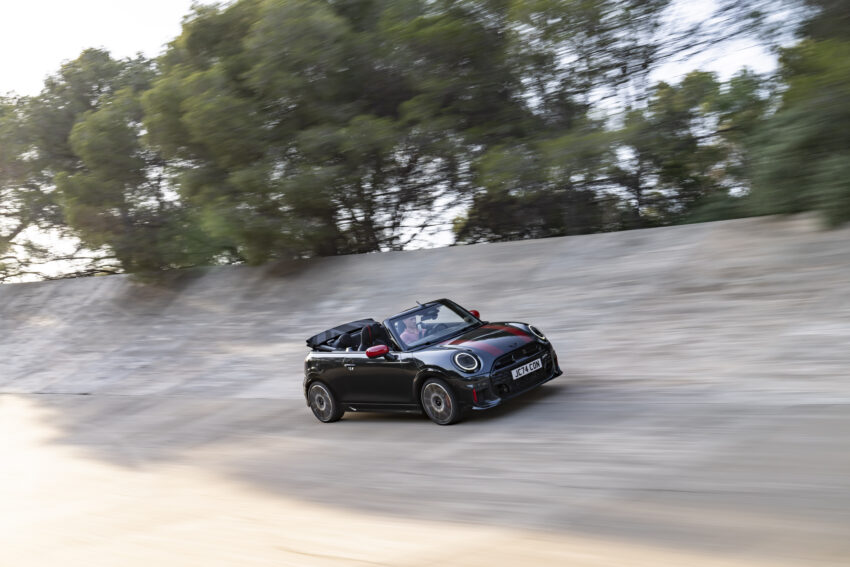 2025 MINI John Cooper Works 大改款首发, 沿用原有底盘与引擎, 改搭双离合器变速箱, 动力小幅提升, 保留敞篷版 279566