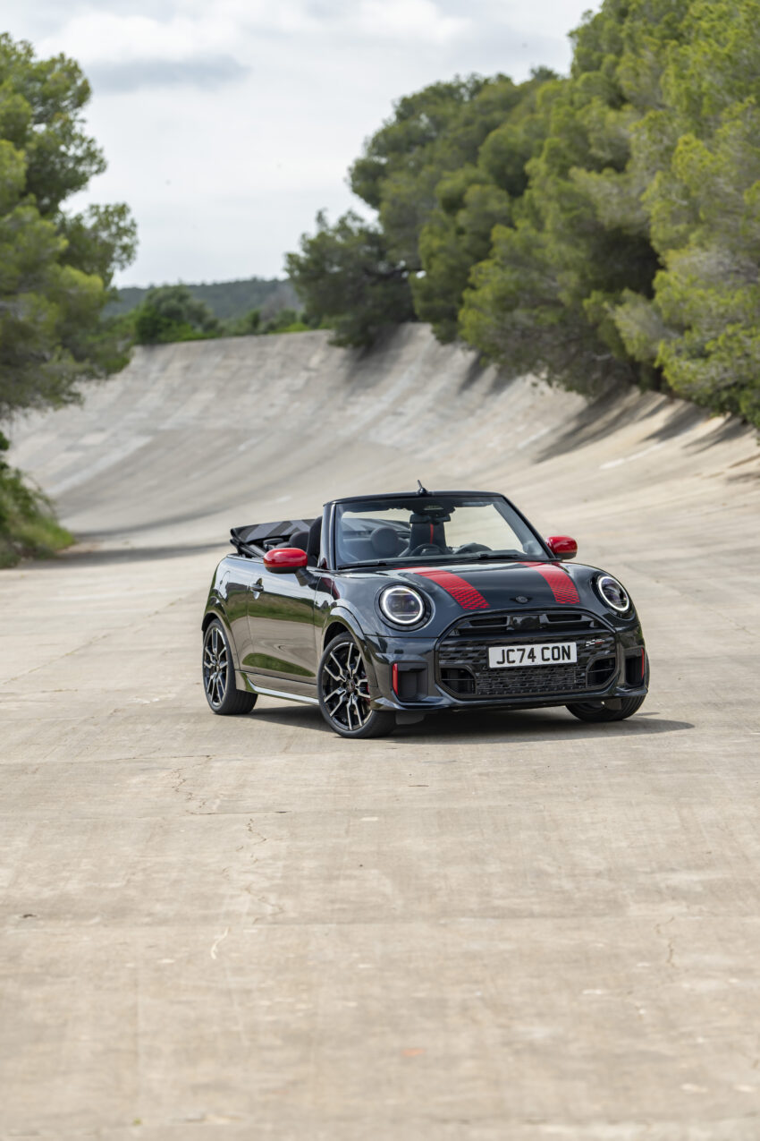 2025 MINI John Cooper Works 大改款首发, 沿用原有底盘与引擎, 改搭双离合器变速箱, 动力小幅提升, 保留敞篷版 279603