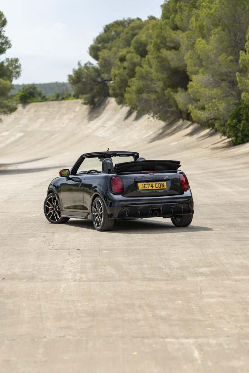 2025 MINI John Cooper Works 大改款首发, 沿用原有底盘与引擎, 改搭双离合器变速箱, 动力小幅提升, 保留敞篷版 279608