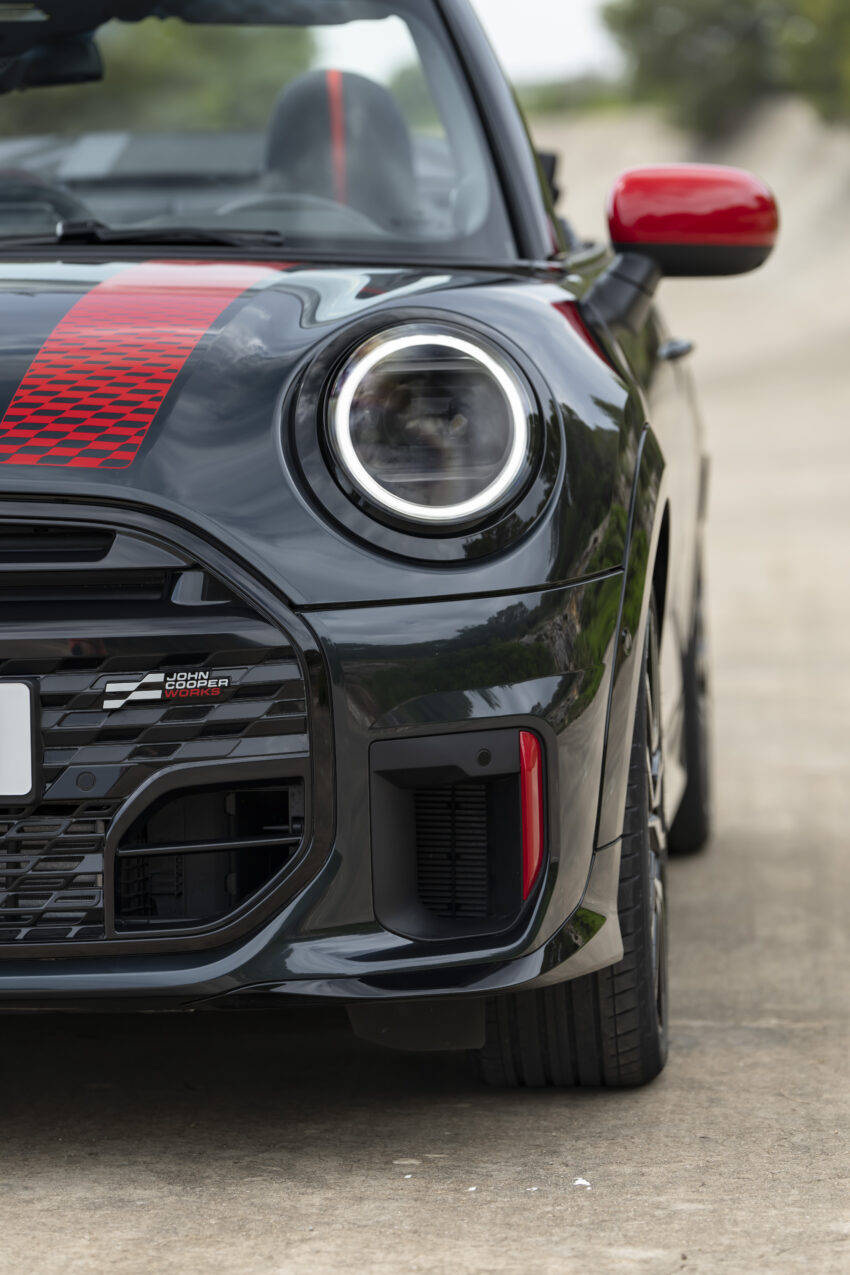 2025 MINI John Cooper Works 大改款首发, 沿用原有底盘与引擎, 改搭双离合器变速箱, 动力小幅提升, 保留敞篷版 279612