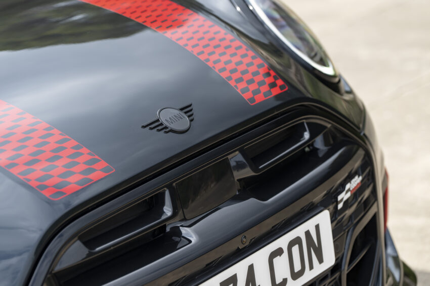 2025 MINI John Cooper Works 大改款首发, 沿用原有底盘与引擎, 改搭双离合器变速箱, 动力小幅提升, 保留敞篷版 279616