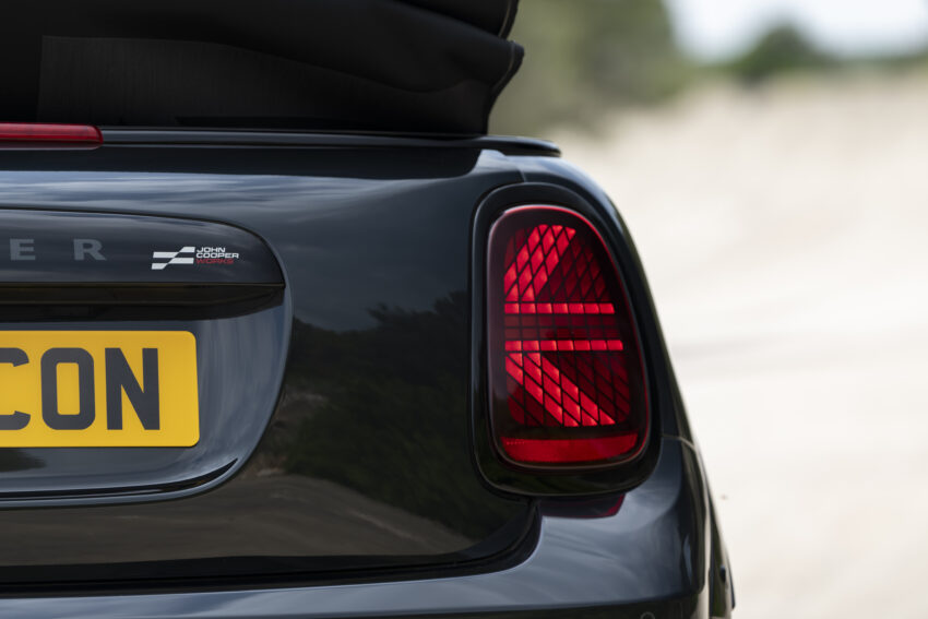 2025 MINI John Cooper Works 大改款首发, 沿用原有底盘与引擎, 改搭双离合器变速箱, 动力小幅提升, 保留敞篷版 279620