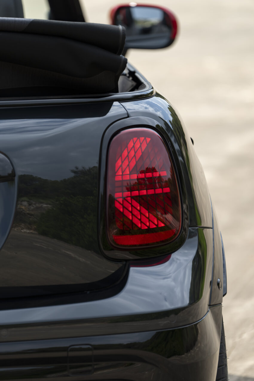 2025 MINI John Cooper Works 大改款首发, 沿用原有底盘与引擎, 改搭双离合器变速箱, 动力小幅提升, 保留敞篷版 279621