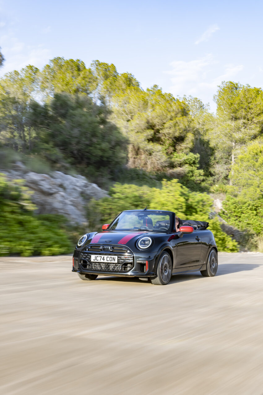 2025 MINI John Cooper Works 大改款首发, 沿用原有底盘与引擎, 改搭双离合器变速箱, 动力小幅提升, 保留敞篷版 279568