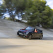 2025 MINI John Cooper Works 大改款首发, 沿用原有底盘与引擎, 改搭双离合器变速箱, 动力小幅提升, 保留敞篷版
