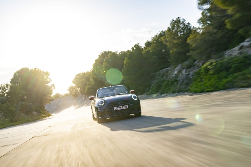 2025 MINI John Cooper Works 大改款首发, 沿用原有底盘与引擎, 改搭双离合器变速箱, 动力小幅提升, 保留敞篷版 279571