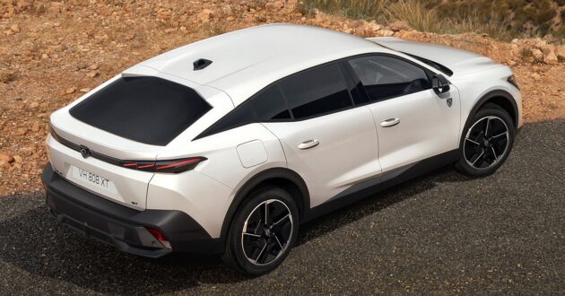 纯电动 Peugeot e-408 全球首发, 电动版的 408, 续航里程可达453公里, 120kW DC快充, 充电10分钟行驶100公里