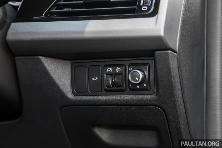 小改款 Proton X70 Premium X 顶配新车实拍, 售价12.7万 275816