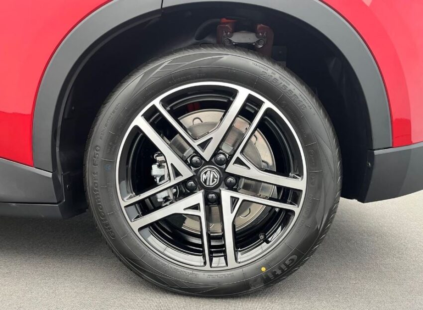MG ES5 中国首次对媒体亮相, MG ZS EV 的后继车款, 续航里程最长525公里, 8秒破百, 原厂承诺电池终身不会自燃 278976