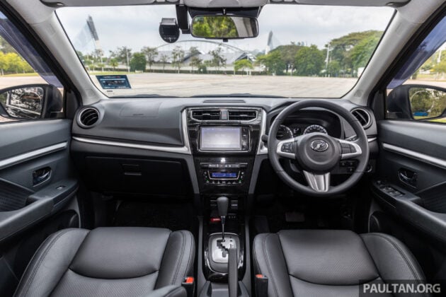 黑色 Perodua Aruz 新车完整实拍, 年尾可享RM4,000折扣
