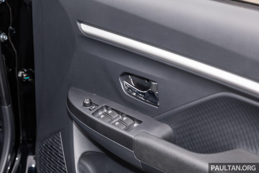 黑色 Perodua Aruz 新车完整实拍, 年尾可享RM4,000折扣 282760