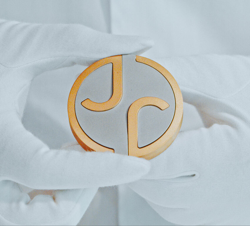 Jaguar 发布全新品牌标志, 象征企业迈进电动车企新时代 282067