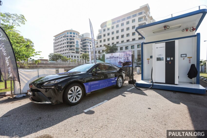 政府将向西马引进少量 Toyota Mirai 与移动式氢燃料站作测试用途, 目标在2050年达致与纯电动车及燃油车同等销量 281643