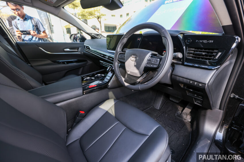 政府将向西马引进少量 Toyota Mirai 与移动式氢燃料站作测试用途, 目标在2050年达致与纯电动车及燃油车同等销量 281664