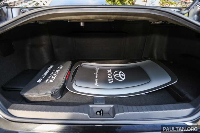 政府将向西马引进少量 Toyota Mirai 与移动式氢燃料站作测试用途, 目标在2050年达致与纯电动车及燃油车同等销量 281668