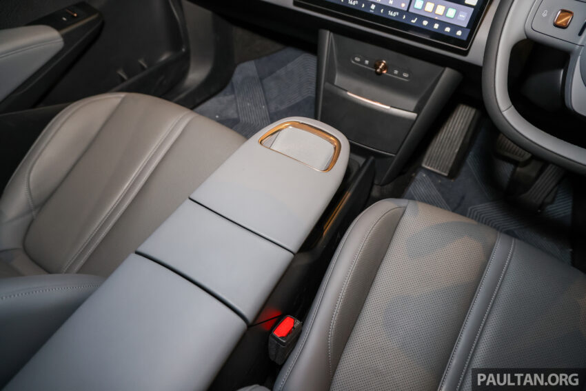 后驱版 Zeekr X Premium 2WD 实拍图集: 5.6秒破百, 续航里程440公里, 极速190km/h, 半小时充电至80%, 今年上市 280984