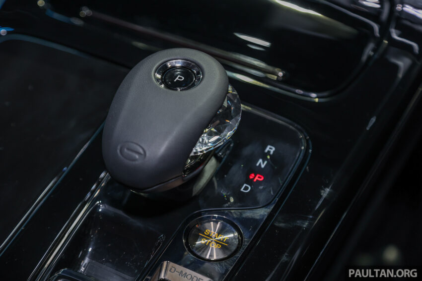 广汽 GAC M8 大型豪华MPV现身吉隆坡车展, 搭载PHEV混动系统, 油电综合续航里程超过1,000公里, 或明年首季来马 284355