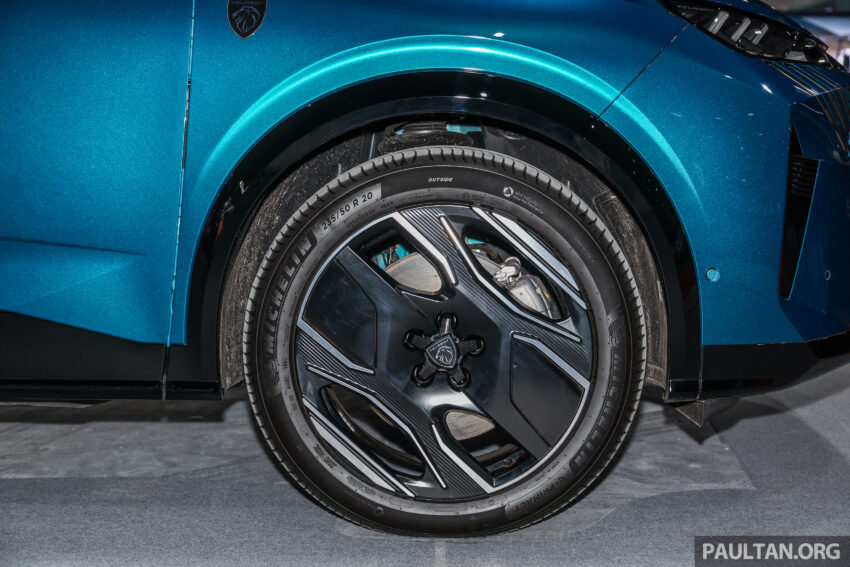 Peugeot e-3008 纯电SUV亮相吉隆坡车展, 续航里程最长可达700公里, 半小时充电至80%, 未来或有机会引进我国市场 284559