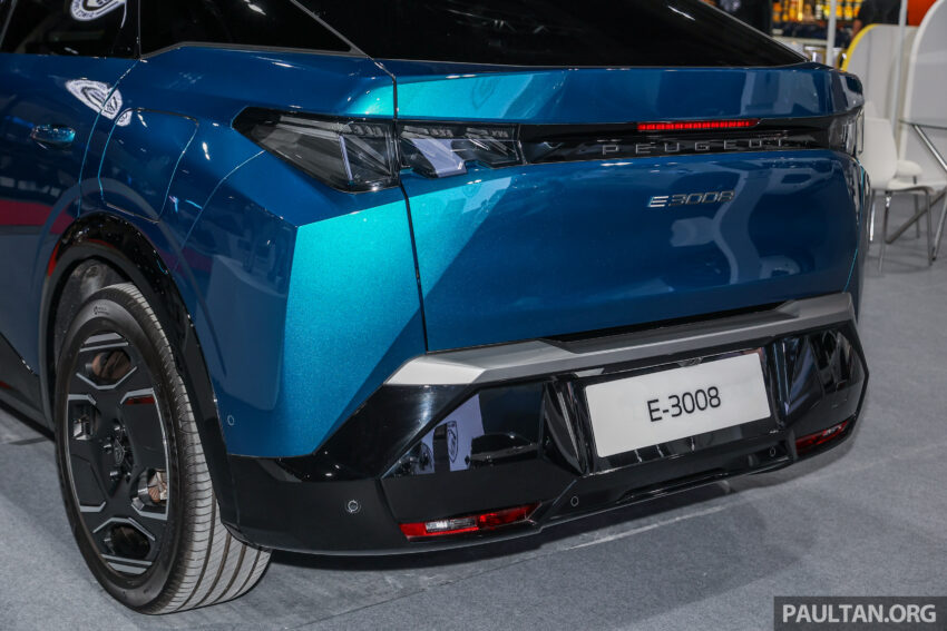 Peugeot e-3008 纯电SUV亮相吉隆坡车展, 续航里程最长可达700公里, 半小时充电至80%, 未来或有机会引进我国市场 284560