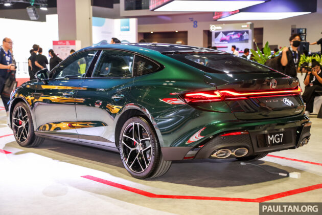 名爵 MG7 亮相我国车展, D-Segment四门房车, 有2.0L或1.5L涡轮增压引擎可选, 6.5秒破百, 原厂确认将会来马