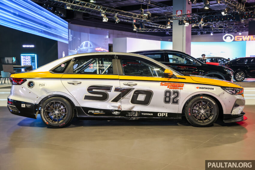 Proton S70 Concept 运动型概念车登场！金黄配色搭黑色细节化处理，配大尺寸轮毂、大尾翼、更激进外观空力套件 284007