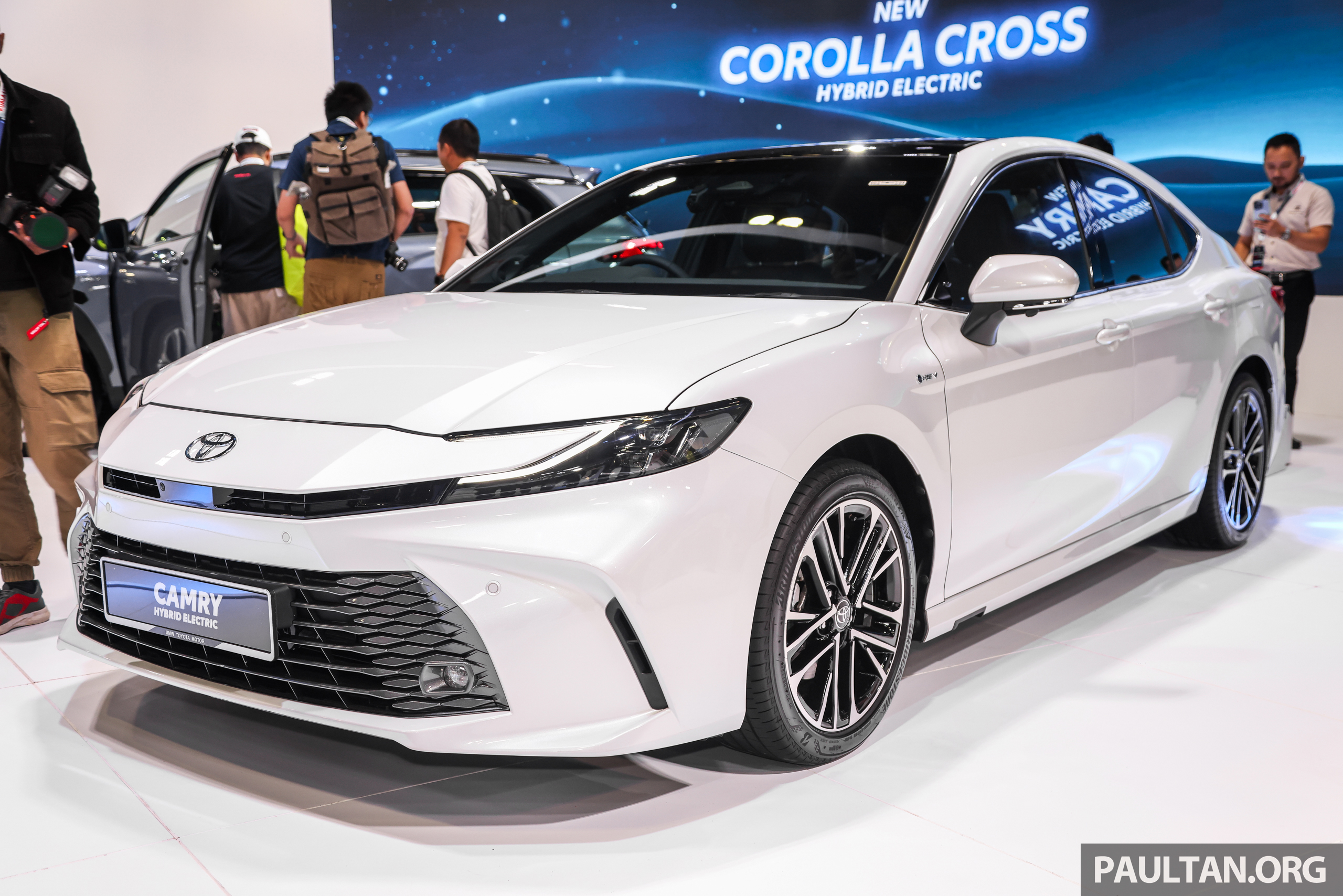 全新第九代 Toyota Camry XV80 正式于本地上市！只提供2.5L混动版，最大续航里程达1,250公里，售价RM248,800