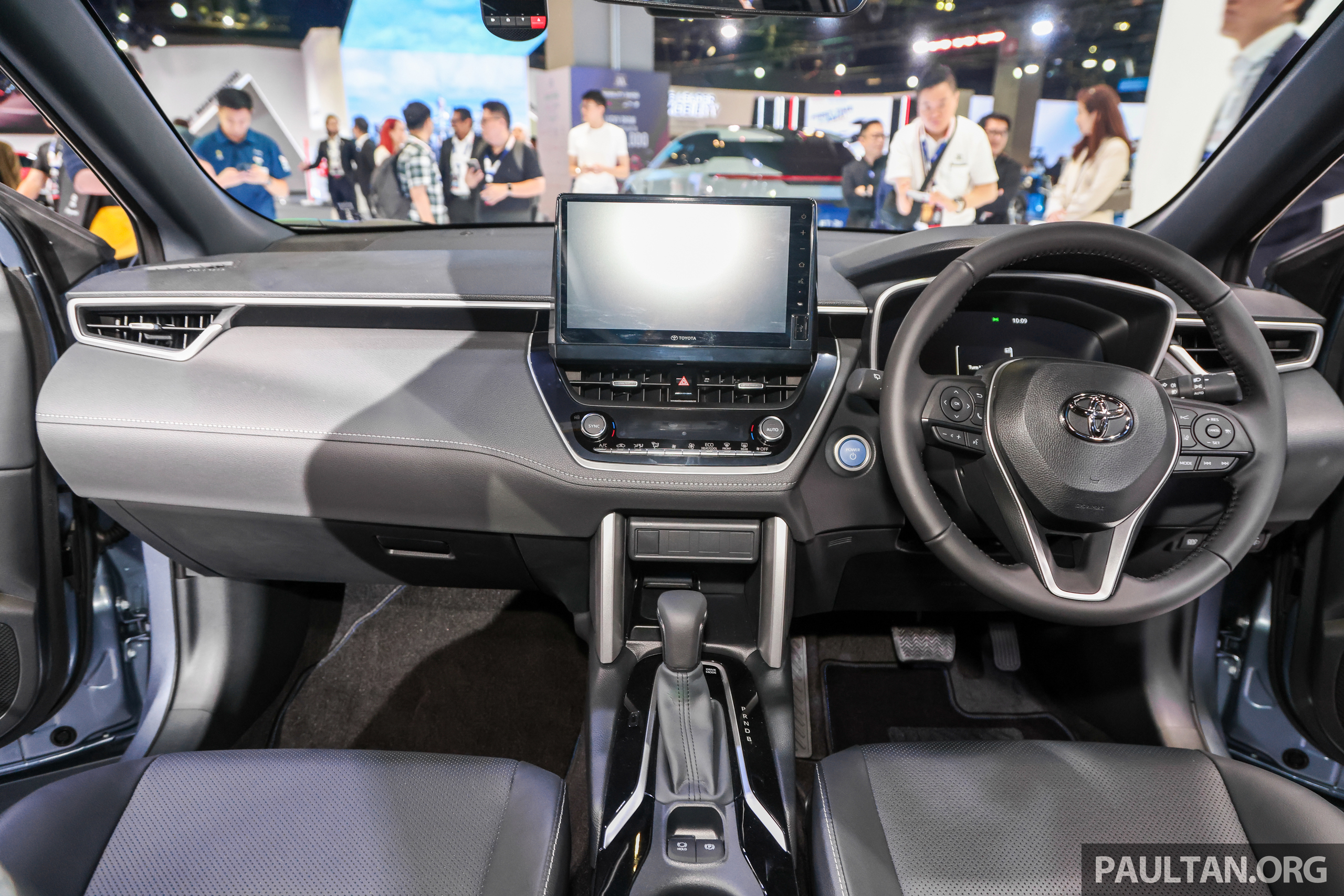 2025 Toyota Corolla Cross 小改款本地上市！三种版本可选，顶级的 GR Sport 车型现采用混动系统，售RM134k起