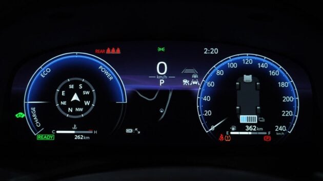 2025 Toyota Camry 2.5V 汽油版确认来马, 沿用2.5L四缸自然进气引擎+8AT变速箱, 售价22.2万, 比油电版便宜2.7万