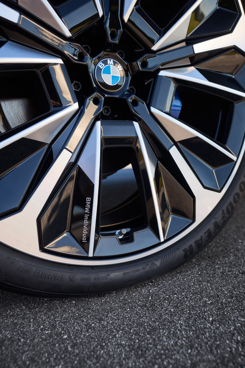 2025 BMW iX 小改款登场！三种版本齐发，动力更强、续航更长！最大输出功率达659 PS，701公里WLTP续航里程 287974