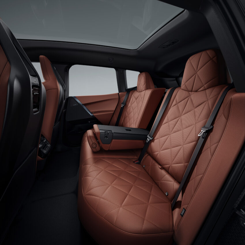 2025 BMW iX 小改款登场！三种版本齐发，动力更强、续航更长！最大输出功率达659 PS，701公里WLTP续航里程 287993