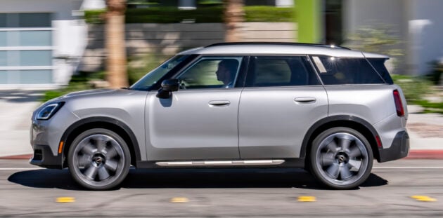 2025 MINI Countryman S All4 改为本地组装, 车价便宜9万令吉, 动力配置不变, 2.0T引擎+8AT变速箱, 售价25.9万起