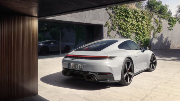 2025 Porsche 911 Carrera S 小改款, 动力提升, 取消手排