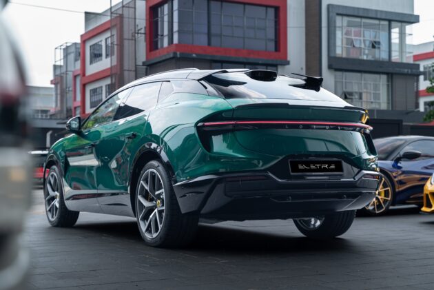 Lotus Eletre 原厂官方二手车对外销售, 2023/24年出厂, 行驶里程最高1.8万公里, 最低仅33公里, 售价从57万令吉起
