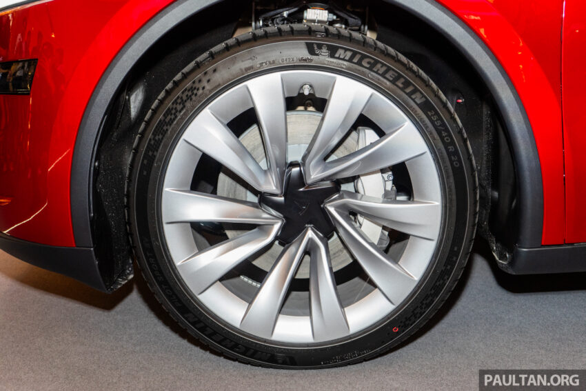 2025 Tesla Model Y 小改款右驾版实拍, 售价19.5万令吉起 287849
