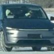 Tesla Model Y 小改款雪地测试谍照曝光, 前后贯穿式灯组