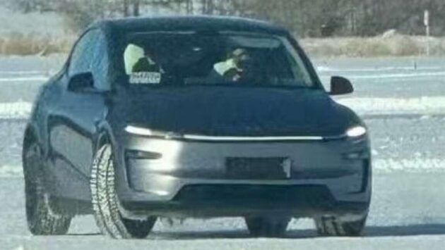 Tesla Model Y 小改款雪地测试谍照曝光, 前后贯穿式灯组