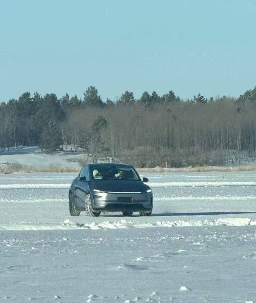Tesla Model Y 小改款雪地测试谍照曝光, 前后贯穿式灯组 286703