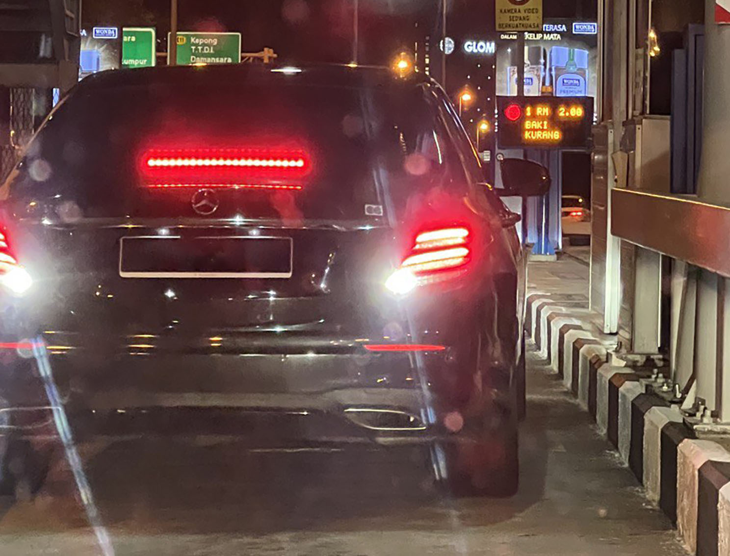 Touch ‘n Go 电子钱包推出 ‘SOS Balance’ 后付功能，能有效解决道路使用者因余额不足被困收费站导致塞车问题
