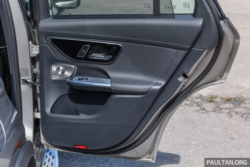 2025 Mercedes-Benz GLC 350e 4MATIC 本地新车完整实拍, PHEV混动版, 拥有131公里纯电续航里程, 售价39.9万 289514