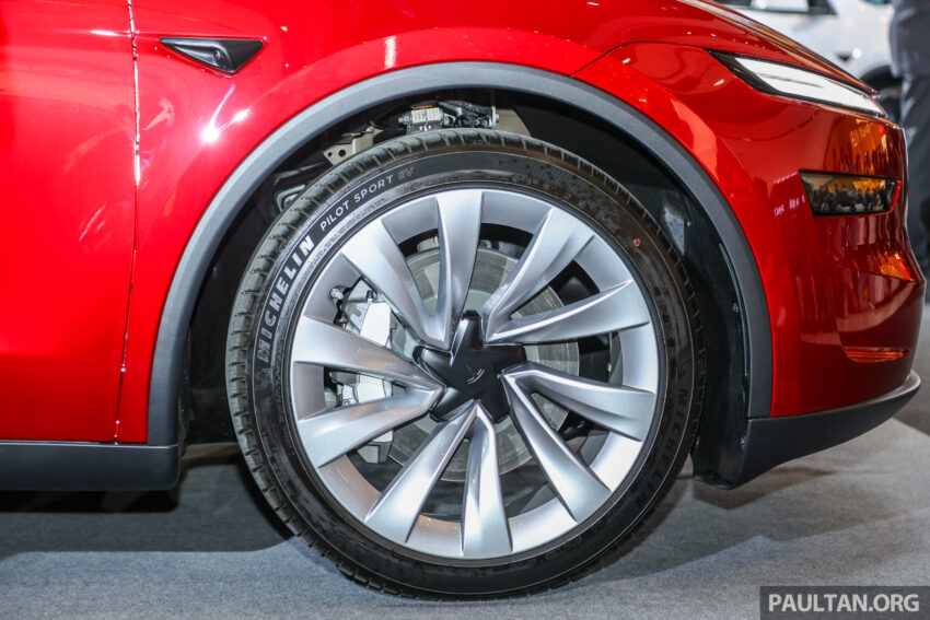 2025 Tesla Model Y 小改款正式登陆大马, 最快4.3秒破百, 极速203km/h, 续航里程最长551公里, 售价从19.54万起 289082