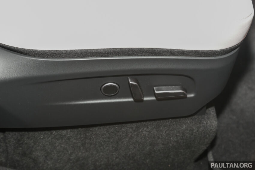 2025 Tesla Model Y 小改款正式登陆大马, 最快4.3秒破百, 极速203km/h, 续航里程最长551公里, 售价从19.54万起 289110