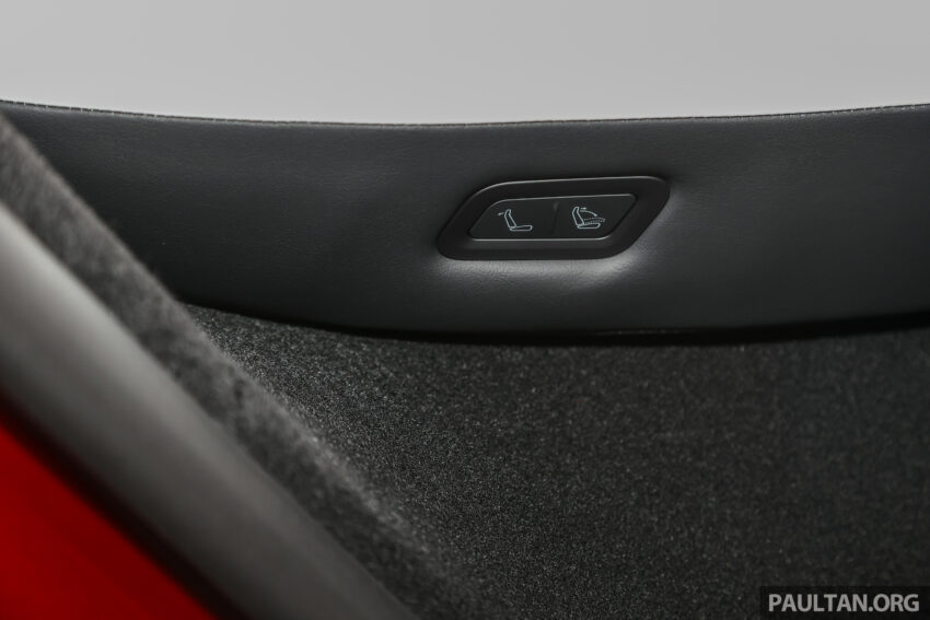 2025 Tesla Model Y 小改款正式登陆大马, 最快4.3秒破百, 极速203km/h, 续航里程最长551公里, 售价从19.54万起 289118