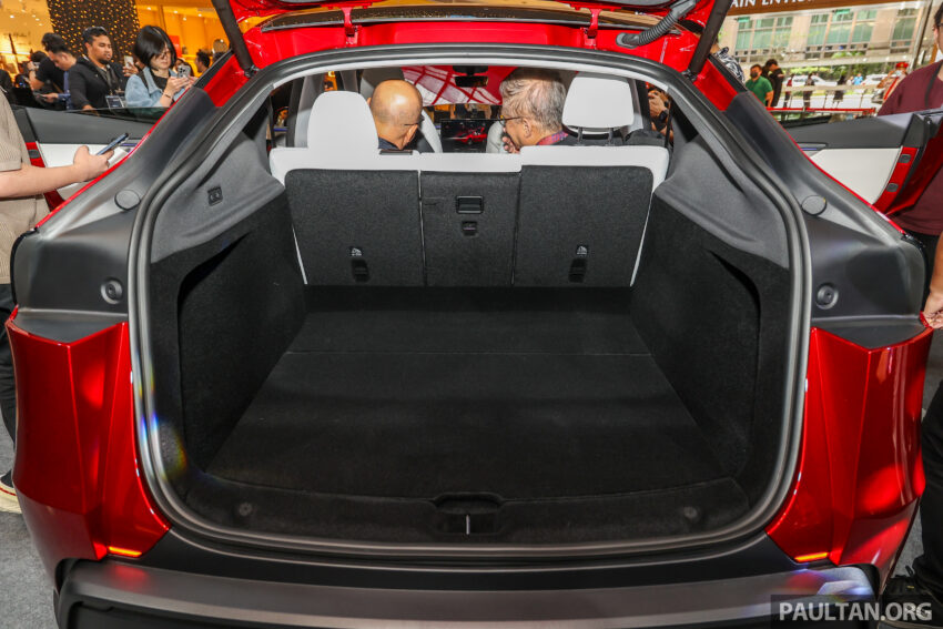 2025 Tesla Model Y 小改款正式登陆大马, 最快4.3秒破百, 极速203km/h, 续航里程最长551公里, 售价从19.54万起 289120