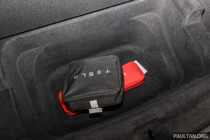 2025 Tesla Model Y 小改款正式登陆大马, 最快4.3秒破百, 极速203km/h, 续航里程最长551公里, 售价从19.54万起 289121