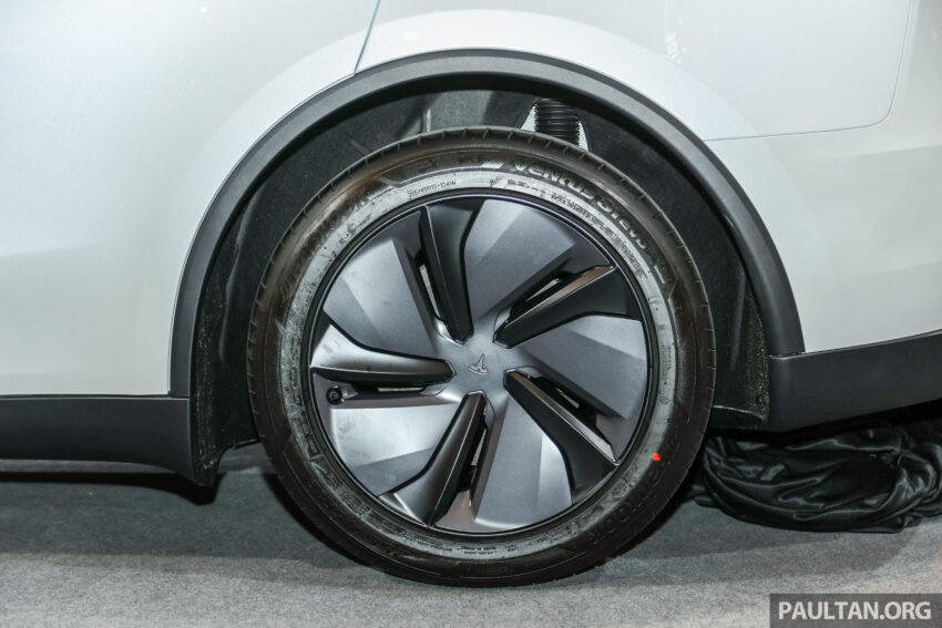 2025 Tesla Model Y 小改款正式登陆大马, 最快4.3秒破百, 极速203km/h, 续航里程最长551公里, 售价从19.54万起 289133