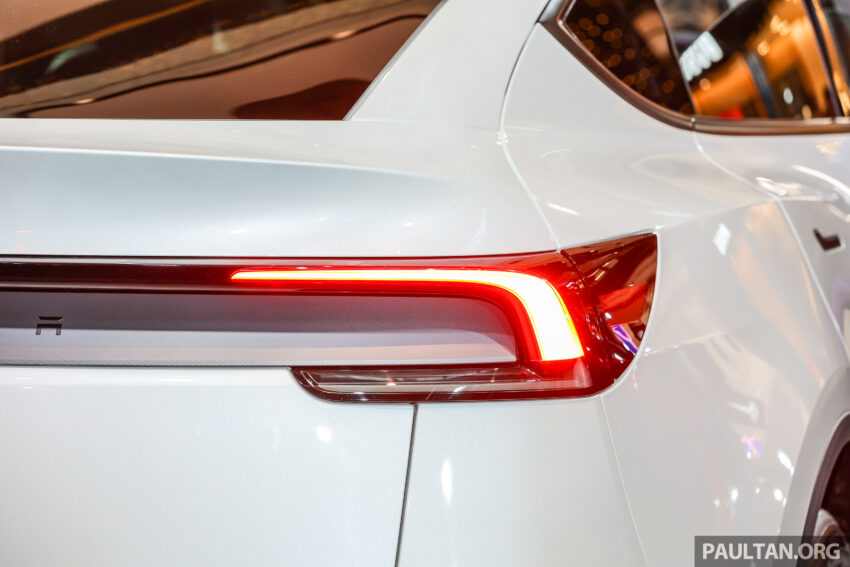 2025 Tesla Model Y 小改款正式登陆大马, 最快4.3秒破百, 极速203km/h, 续航里程最长551公里, 售价从19.54万起 289137