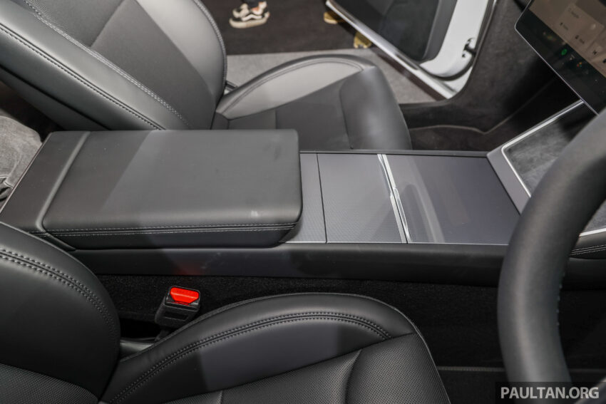 2025 Tesla Model Y 小改款正式登陆大马, 最快4.3秒破百, 极速203km/h, 续航里程最长551公里, 售价从19.54万起 289160