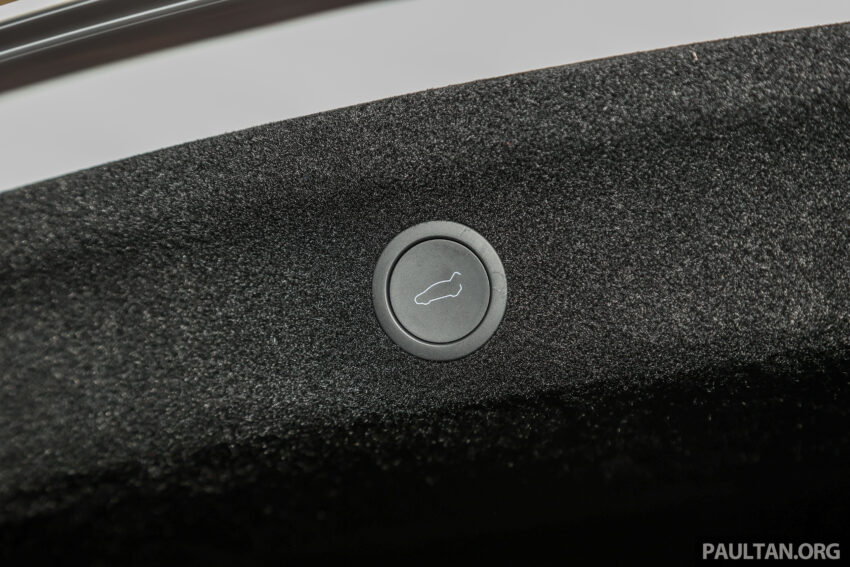 2025 Tesla Model Y 小改款正式登陆大马, 最快4.3秒破百, 极速203km/h, 续航里程最长551公里, 售价从19.54万起 289179