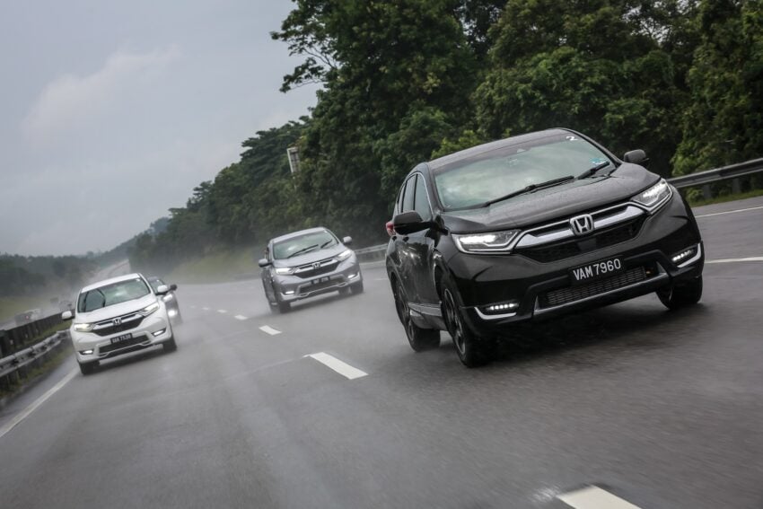 习惯性在右侧车道慢驶? 交警总监: 右侧车道仅能用来超车, 没超车却霸占右侧车道即属违法, 可被罚款最高RM2,000 288018