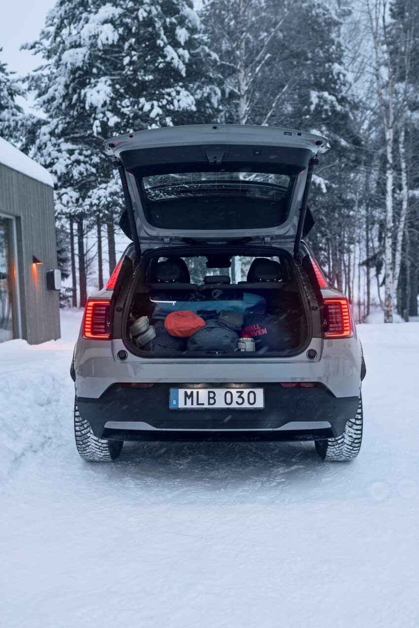 Volvo EX30 Cross Country 纯电SUV首发, 强化越野能力 288490